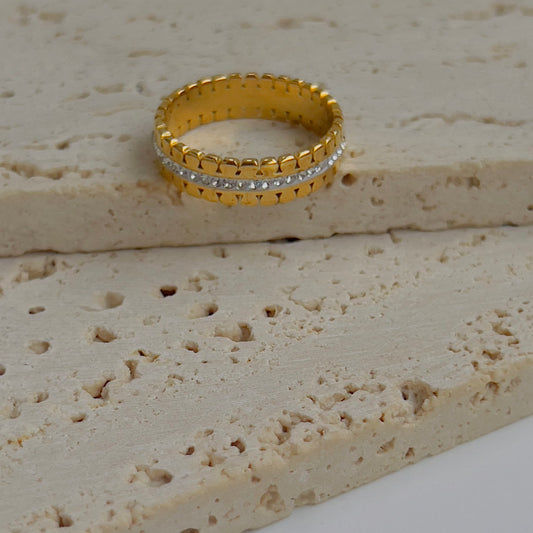 Line studded band ring