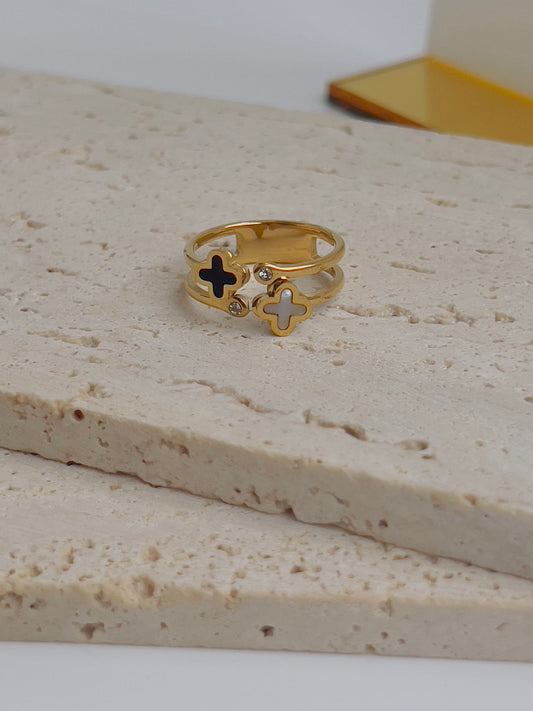 Clover ring