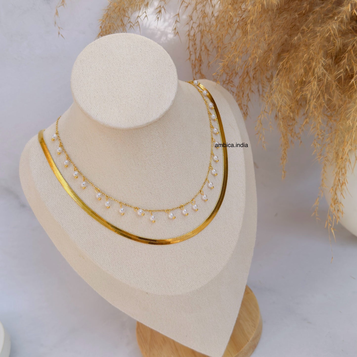 Snake chain with pearls necklace