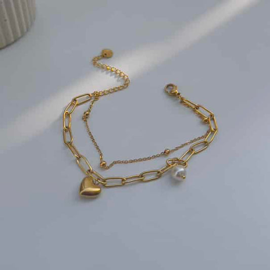 Heart with pearl bracelet