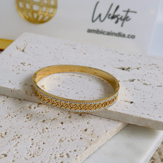 Twisted link bracelet