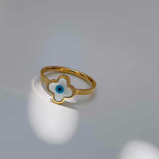 Clover ring