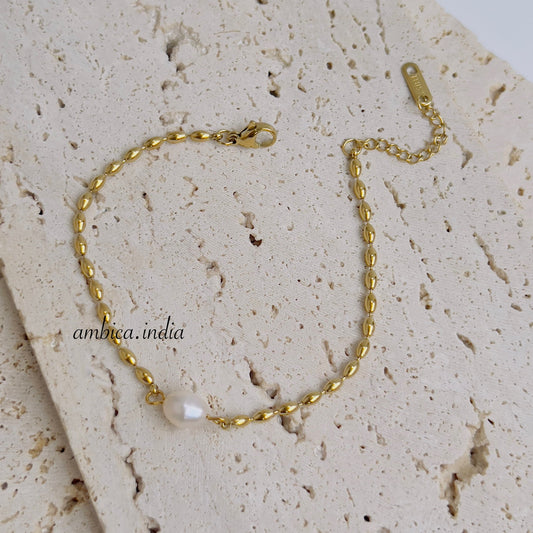 Pearl bracelet