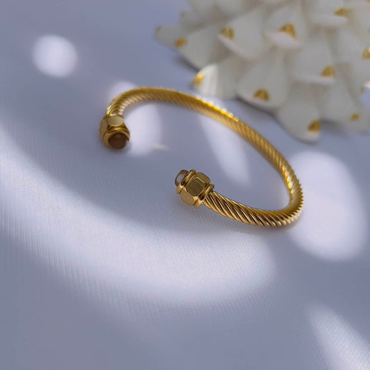 Twisted rope bracelet