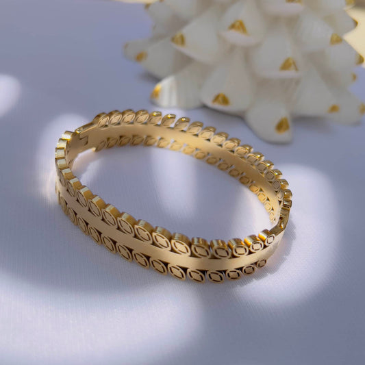 Leaf cross bracelet