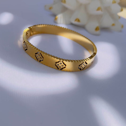 Clover bracelet