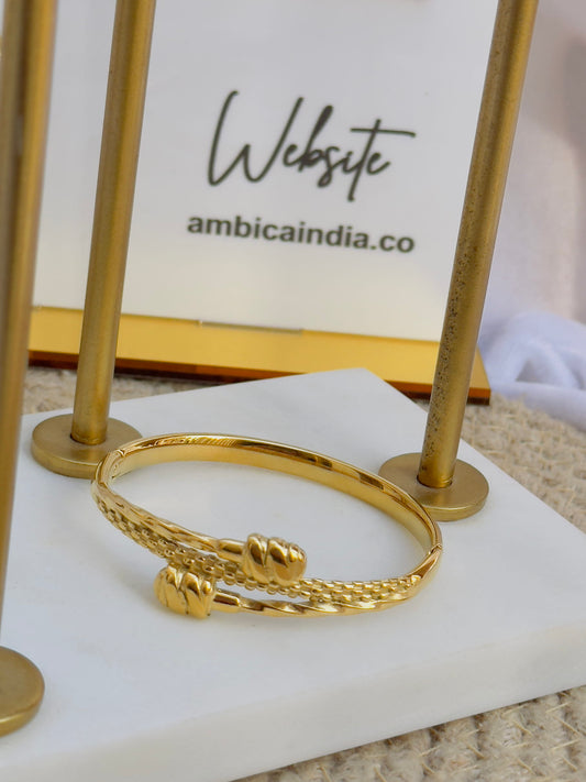 twisted cuff
