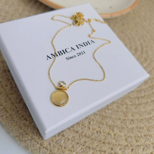 Dainty necklace
