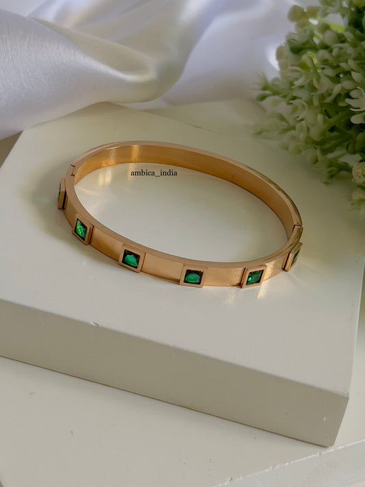 Green square crystal bracelet