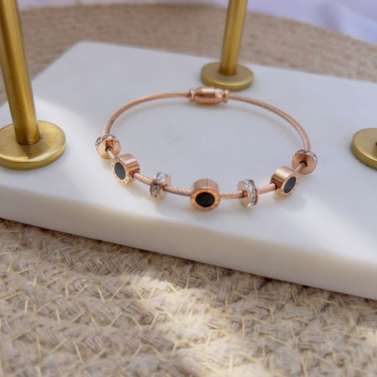 Roman black magnetic lock bracelet