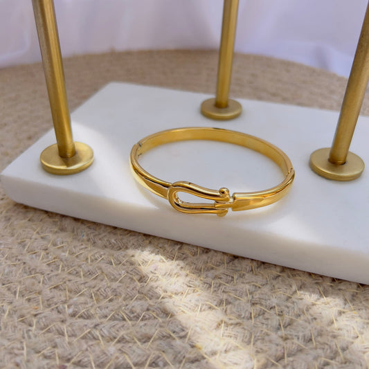Belt bracelet