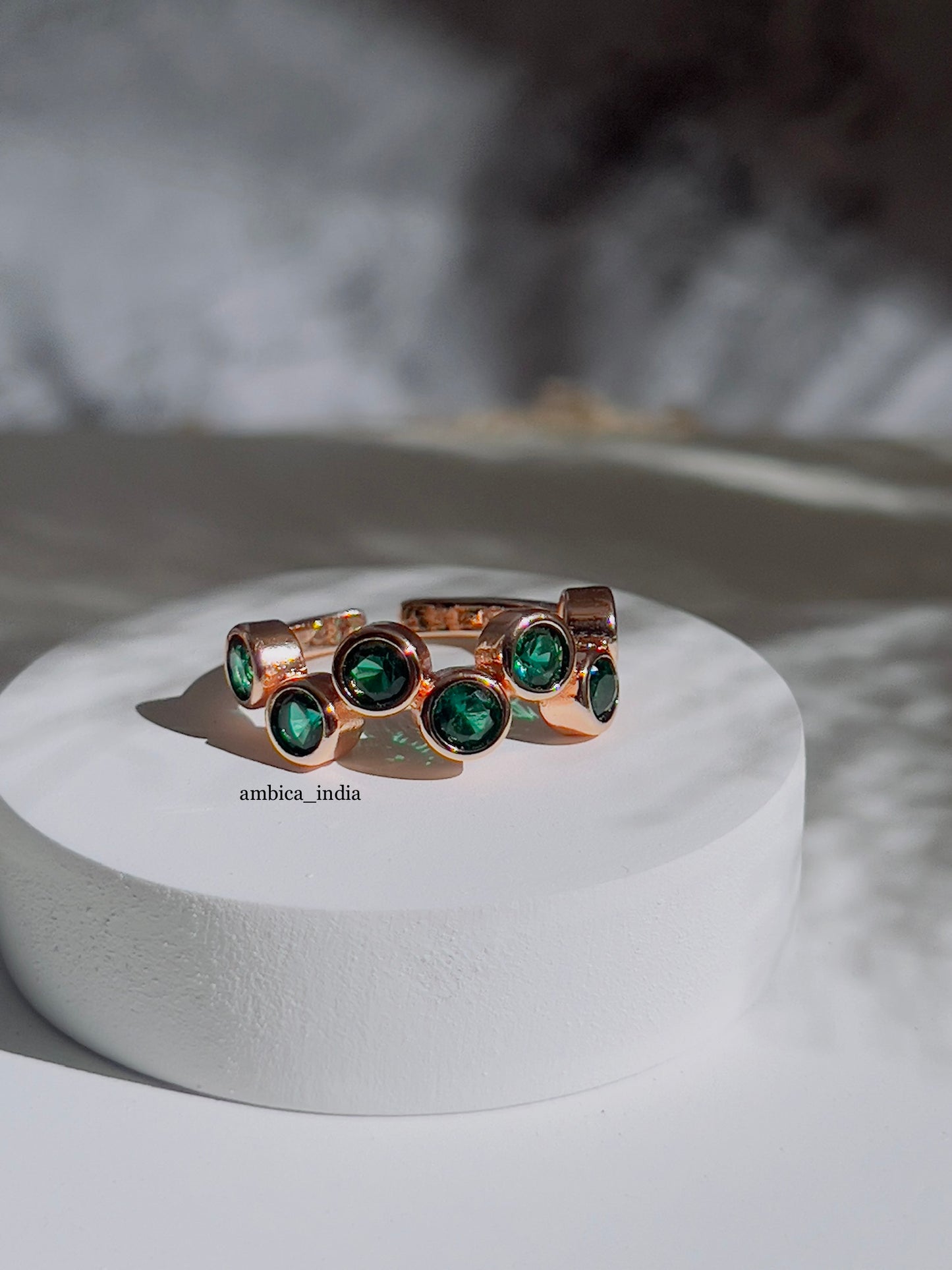 Green round adjustable rings
