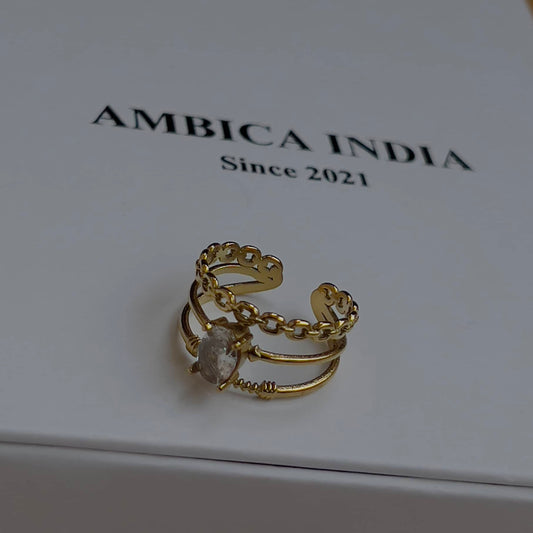 Link with crystal ring