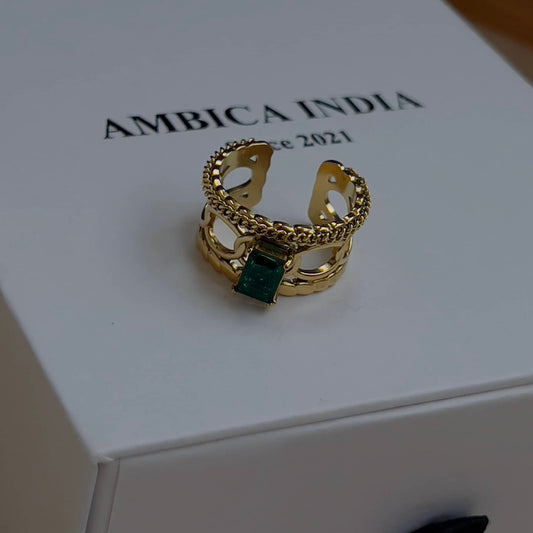Classic green crystal ring