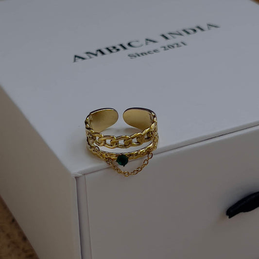 Thin link with green crystal ring
