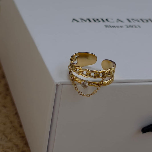 Thin link with white crystal ring
