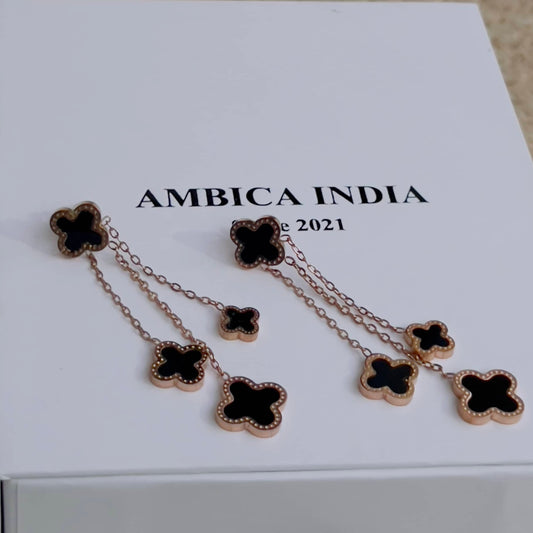 Clover black earrings