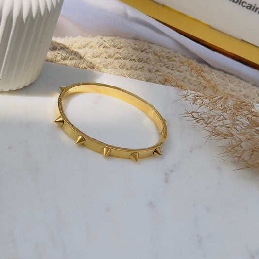 Spikes bracelet