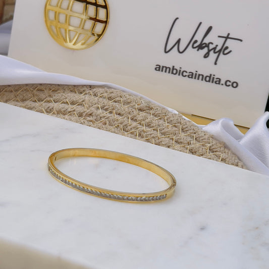 White  crystals thin bracelet
