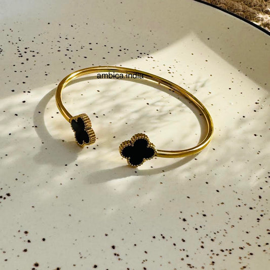 Black clover bracelet