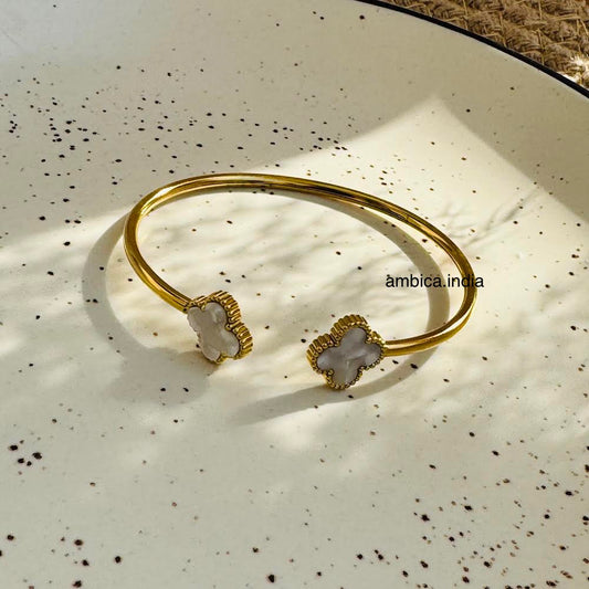 White clover bracelet