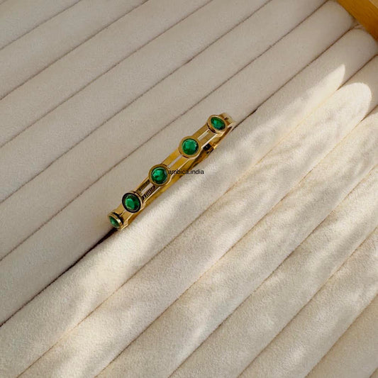 Green round crystal bracelet