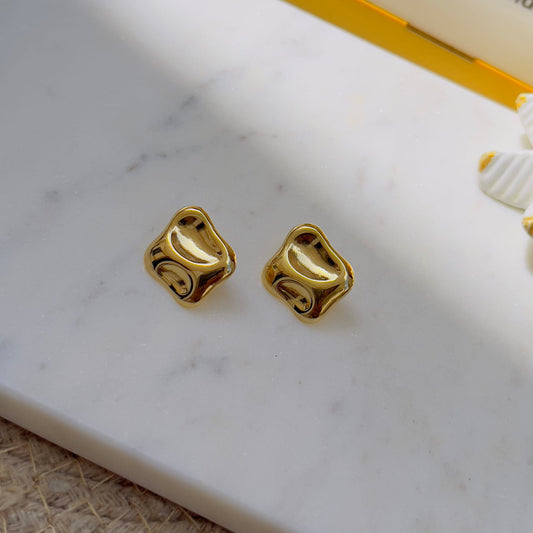Classic earrings