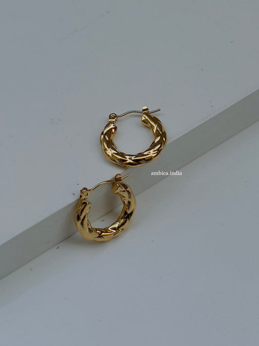 Round classic hoops 18k gold plated
