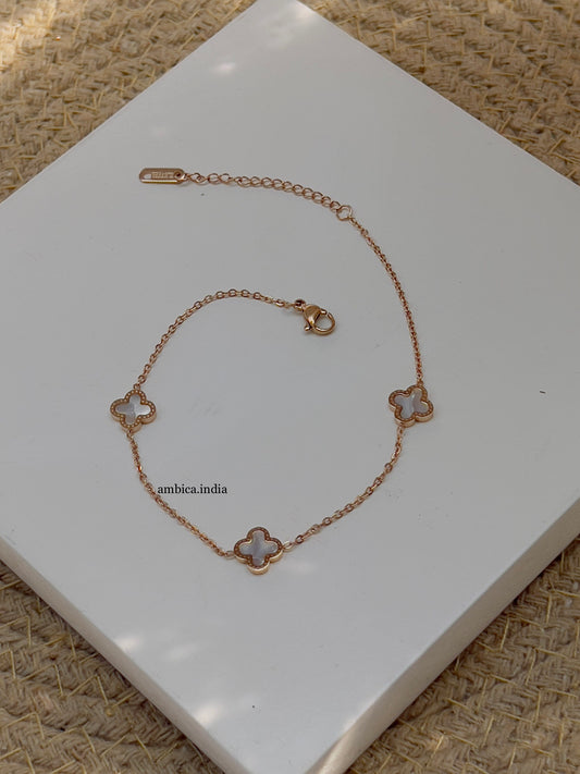 White clover anklet