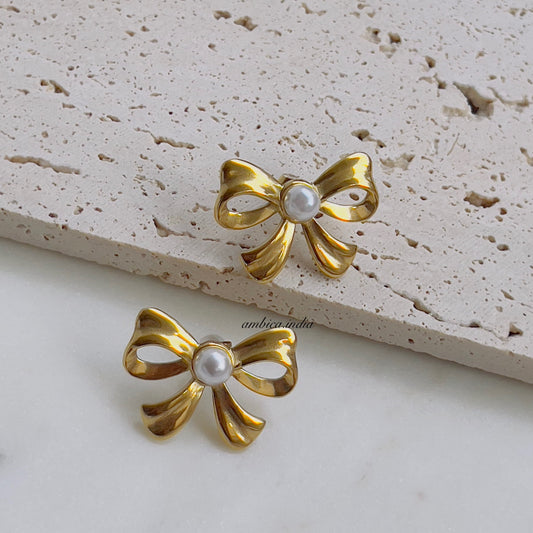 Bow pearl earrings