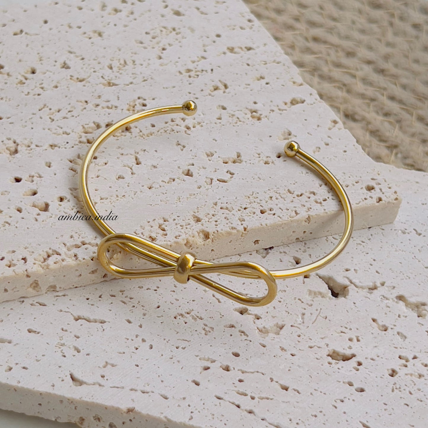 Bow bracelet
