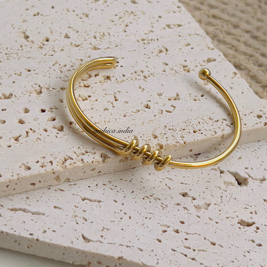 Spiral bracelet