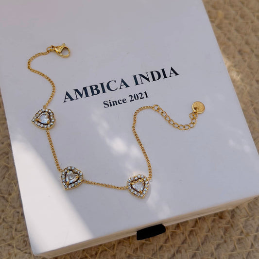 White heart crystal minimal bracelet