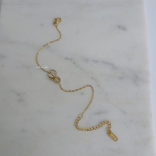 Round crystal with butterfly bracelet