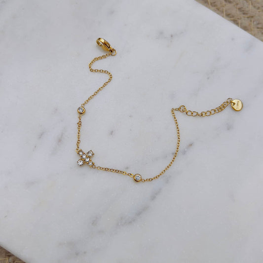White crystal minimal bracelet