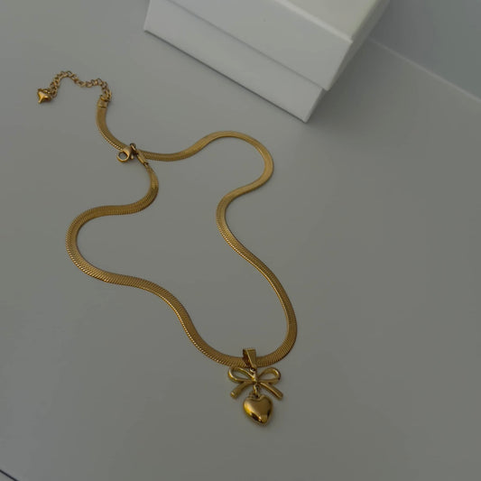 Heart with bow Sanke chain necklace
