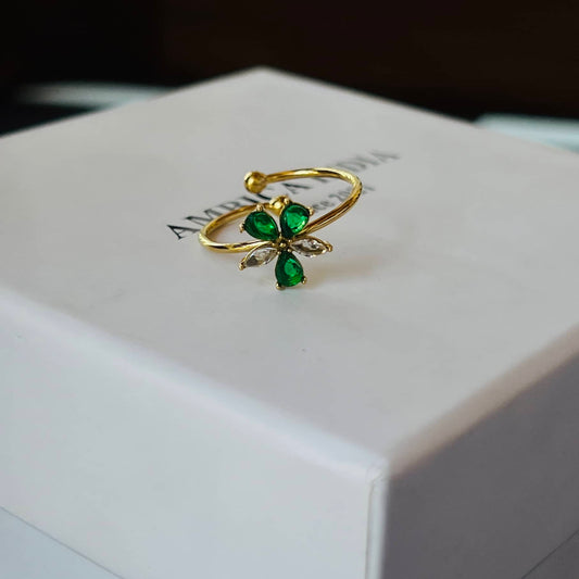 Green & white crystal Flower  ring adjustable